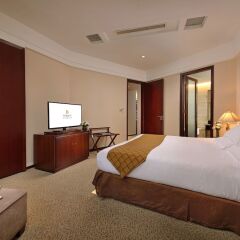 Dijon Hotel Shanghai Hongqiao Airport сейф в номере