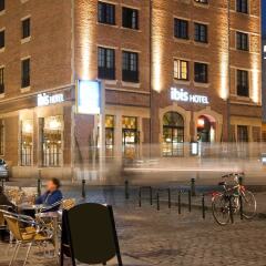 Отель Ibis Off Grand Place Брюссель бассейн