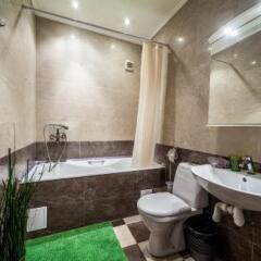 Отель Guesthouse On Bolshoy Kazennyy Москва ванная