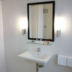 Leonardo Hotel Cologne Кёльн ванная