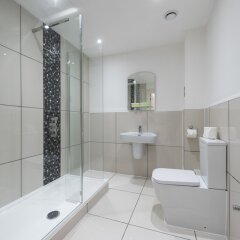 Отель Ballantrae Hotel At The West End Великобритания, Эдинбург - отзывы, цены и фото номеров - забронировать отель Ballantrae Hotel At The West End онлайн ванная фото 2