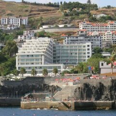 Отель Melia Madeira Mare Hotel Португалия, Фуншал - 1 отзыв об отеле, цены и фото номеров - забронировать отель Melia Madeira Mare Hotel онлайн приотельная территория фото 2