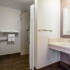 Отель Comfort Inn Los Angeles Лос-Анджелес ванная фото 2