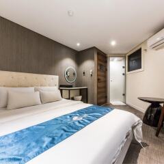 Hotel The Blue Cheonho комната для гостей