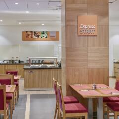 Отель Holiday Inn Express Belgrade - City питание фото 2