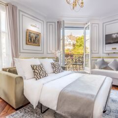 Отель Sunshine 2 bedroom - Luxury at Louvre Париж комната для гостей фото 3