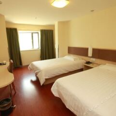 Отель Motel 168 Chengdu ShuangQiao Road Inn Китай, Чэнду - отзывы, цены и фото номеров - забронировать отель Motel 168 Chengdu ShuangQiao Road Inn онлайн комната для гостей фото 2
