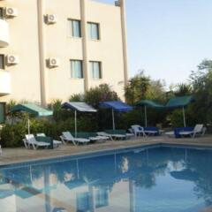 Отель Aparthotel Mandalena бассейн