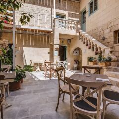 Отель Talbot and Bons Boutique Bed & Breakfast фото 2