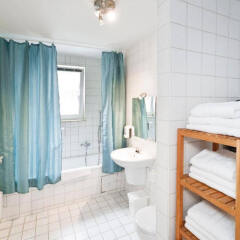 Отель Old Town Apartments Gartenstrasse Германия, Берлин - 1 отзыв об отеле, цены и фото номеров - забронировать отель Old Town Apartments Gartenstrasse онлайн ванная