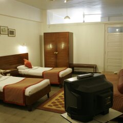 West End Hotel in Mumbai, India from 119$, photos, reviews - zenhotels.com guestroom photo 2