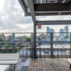 Отель Pod Brooklyn бассейн