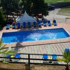 Hotel Abetos del Maestre Escuela бассейн