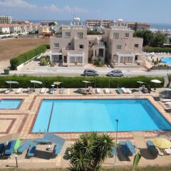 DebbieXenia Hotel Apartments бассейн фото 5