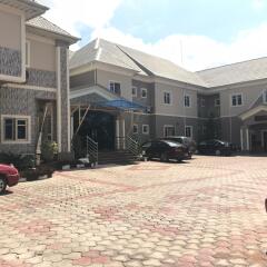 Отель PennyHill Suites and Resorts Нигерия, Энугу - отзывы, цены и фото номеров - забронировать отель PennyHill Suites and Resorts онлайн парковка