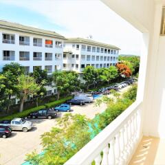 Отель Luxury 1 bed Corner Condo Паттайя балкон