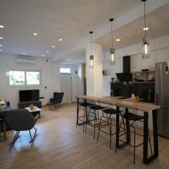 Отель Modern 2bed 2bath Loft in Acropolis area Афины питание