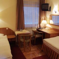 Hotel Bielany сейф в номере