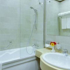 Гостиница Лес Арт Резорт в Дорохово отзывы, цены и фото номеров - забронировать гостиницу Лес Арт Резорт онлайн ванная