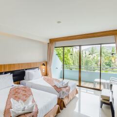 Отель Karon Whale Resort комната для гостей фото 4