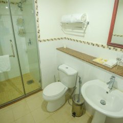 Raphael's Hotel in Pemba, Mozambique from 101$, photos, reviews - zenhotels.com bathroom