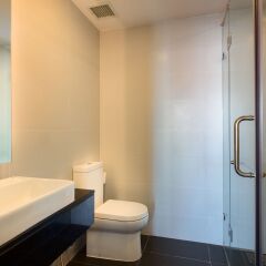 Отель Maple Hotel & Apartment Вьетнам, Нячанг - 1 отзыв об отеле, цены и фото номеров - забронировать отель Maple Hotel & Apartment онлайн ванная