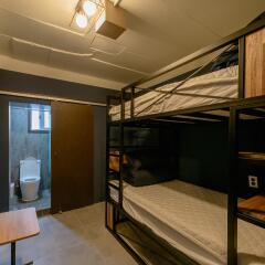THAT HOUSE Itaewon - Hostel сейф в номере