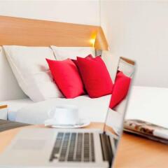 Отель Novotel Warszawa Airport Польша, Варшава - 11 отзывов об отеле, цены и фото номеров - забронировать отель Novotel Warszawa Airport онлайн комната для гостей фото 4