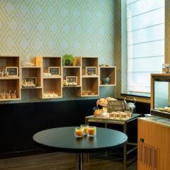 Отель Park Inn by Radisson Brussels Midi Бельгия, Брюссель - 5 отзывов об отеле, цены и фото номеров - забронировать отель Park Inn by Radisson Brussels Midi онлайн гостиничный бар