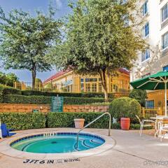 Отель La Quinta Inn & Suites Dallas North Central детские мероприятия фото 2