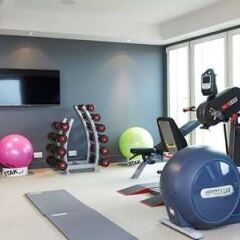 Отель DoubleTree By Hilton London Excel фитнесс-зал фото 4