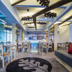Отель Atelier Suites гостиничный бар
