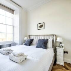 Отель Modern Home 5 Minutes Walk From Princes Street Великобритания, Эдинбург - отзывы, цены и фото номеров - забронировать отель Modern Home 5 Minutes Walk From Princes Street онлайн комната для гостей фото 2