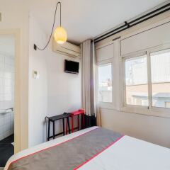 Отель Hostal Athenas Испания, Сан-Адриан-де-Бесос - 8 отзывов об отеле, цены и фото номеров - забронировать отель Hostal Athenas онлайн комната для гостей фото 3