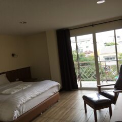 Отель Baan Wanchart Bangkok Residences Бангкок комната для гостей