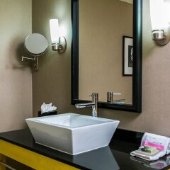 Отель Cambria Suites Columbus/Polaris Колумбус ванная