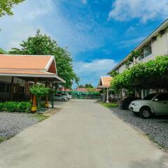 Отель Deeden Pattaya Resort парковка