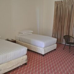 Nay Pyi Taw Hein Hotel комната для гостей фото 2