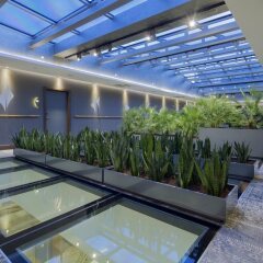 DoubleTree by Hilton Hotel Istanbul - Piyalepasa Турция, Стамбул - 3 отзыва об отеле, цены и фото номеров - забронировать отель DoubleTree by Hilton Hotel Istanbul - Piyalepasa онлайн бассейн фото 2