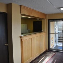 Отель Northwood Inn & Suites Блумингтон балкон