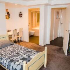 Отель Just Renovated 138m2 On The Seine комната для гостей