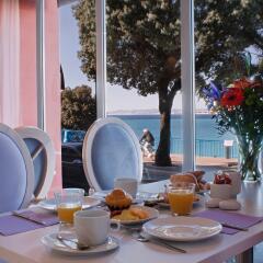 Отель Hôtel Suisse Франция, Ницца - отзывы, цены и фото номеров - забронировать отель Hôtel Suisse онлайн в номере