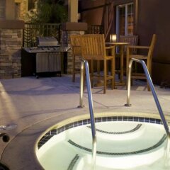 Larkspur Landing Milpitas - An All-Suite Hotel бассейн