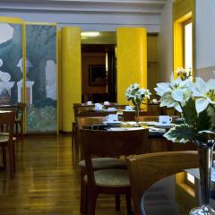 Отель Mondial Hotel Албания, Тирана - отзывы, цены и фото номеров - забронировать отель Mondial Hotel онлайн питание фото 3