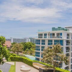 Отель Baan Plai Haad Beachfront Condominium Паттайя пляж