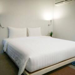 Отель NY TH Hotel Таиланд, Сирача - отзывы, цены и фото номеров - забронировать отель NY TH Hotel онлайн комната для гостей