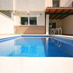 Отель Jacuzzi & Pool GrupalMalaga Испания, Торремолинос - отзывы, цены и фото номеров - забронировать отель Jacuzzi & Pool GrupalMalaga онлайн бассейн фото 2