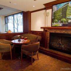 Отель The Sylvia Hotel Канада, Ванкувер - отзывы, цены и фото номеров - забронировать отель The Sylvia Hotel онлайн интерьер отеля фото 3