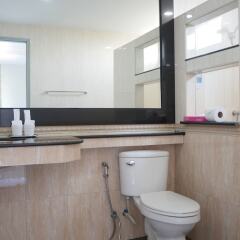 Отель Q Space Residence Бангкок ванная