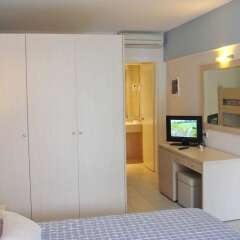 Messonghi Beach Hotel удобства в номере